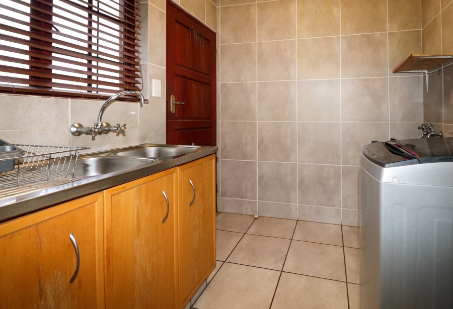 3 Bedroom Property for Sale in Flamwood North West
